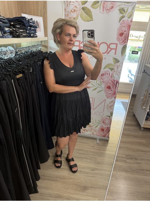 L'luisa fekete ruha